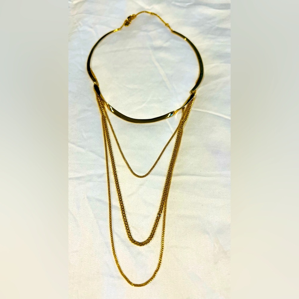 Stella & Dot Choker chain with 3 layers in gold-tone. Adjustable length.